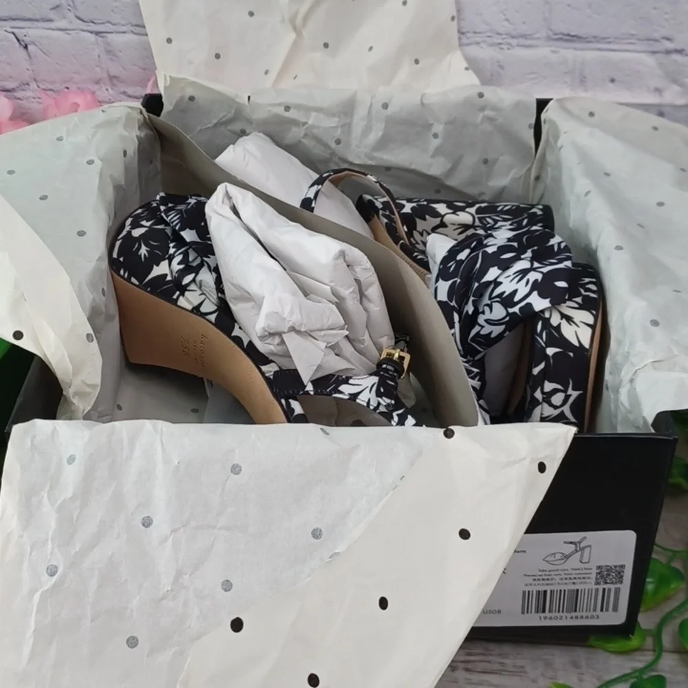 Kate Spade New York Lucie Tropical Foliage Floral Print Platform Sandals NIB